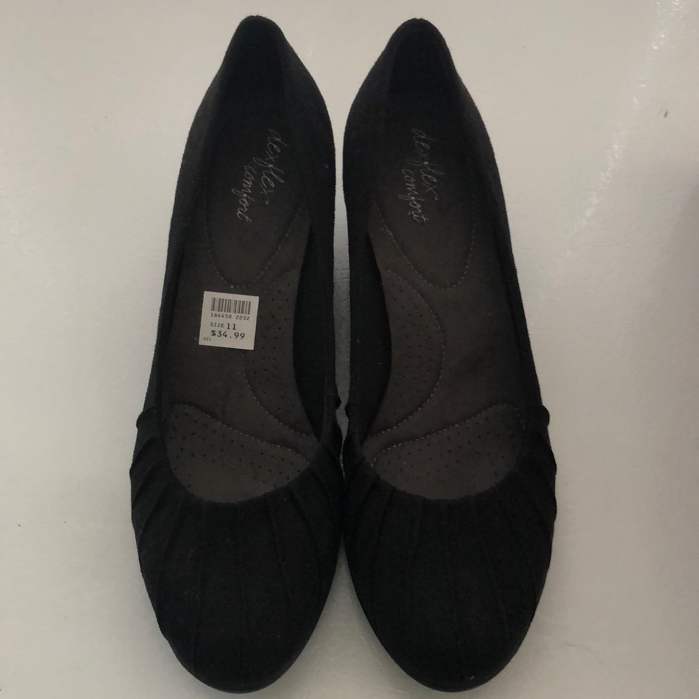 Black wedge shoes